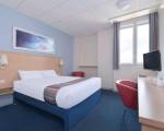 Room image #16 at Travelodge London Central City Road
