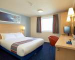Room image #1 at Travelodge London Central City Road